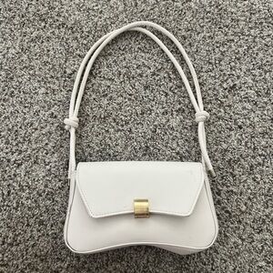 Elegant White Shoulder Bag